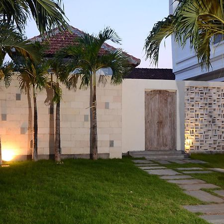 Bali Breezz Hotel Jimbaran  Exterior photo