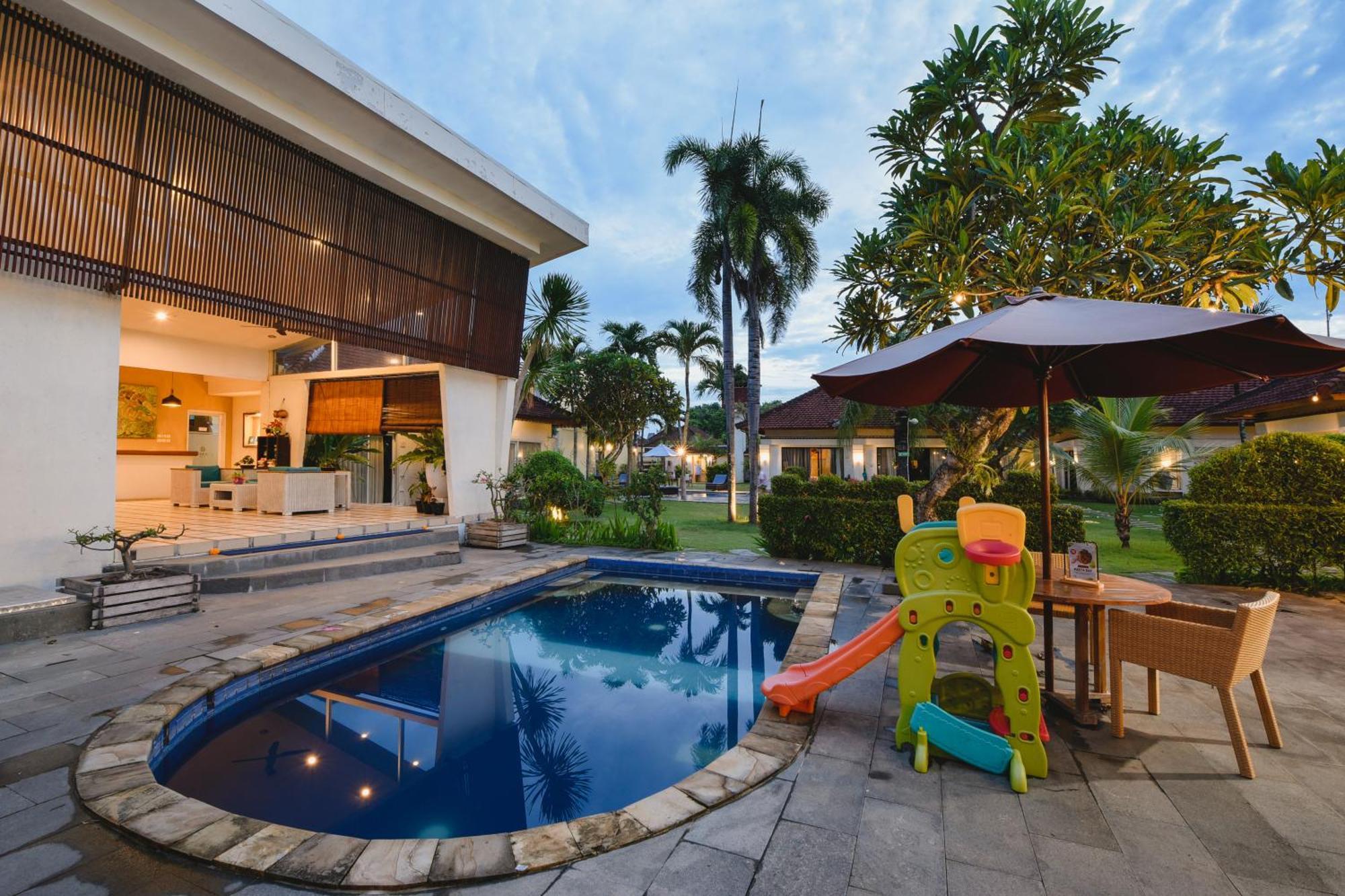 Bali Breezz Hotel Jimbaran  Exterior photo