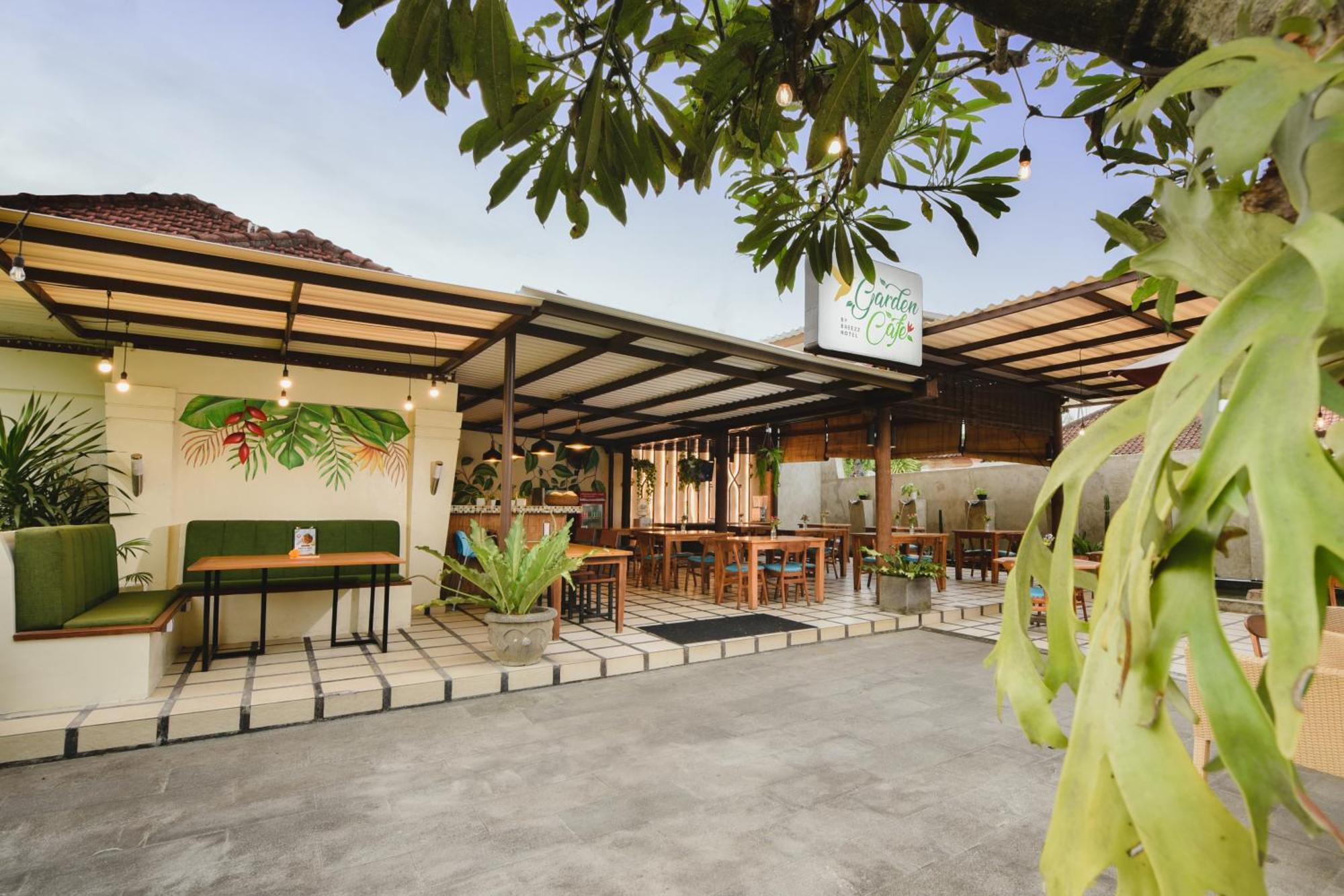 Bali Breezz Hotel Jimbaran  Exterior photo