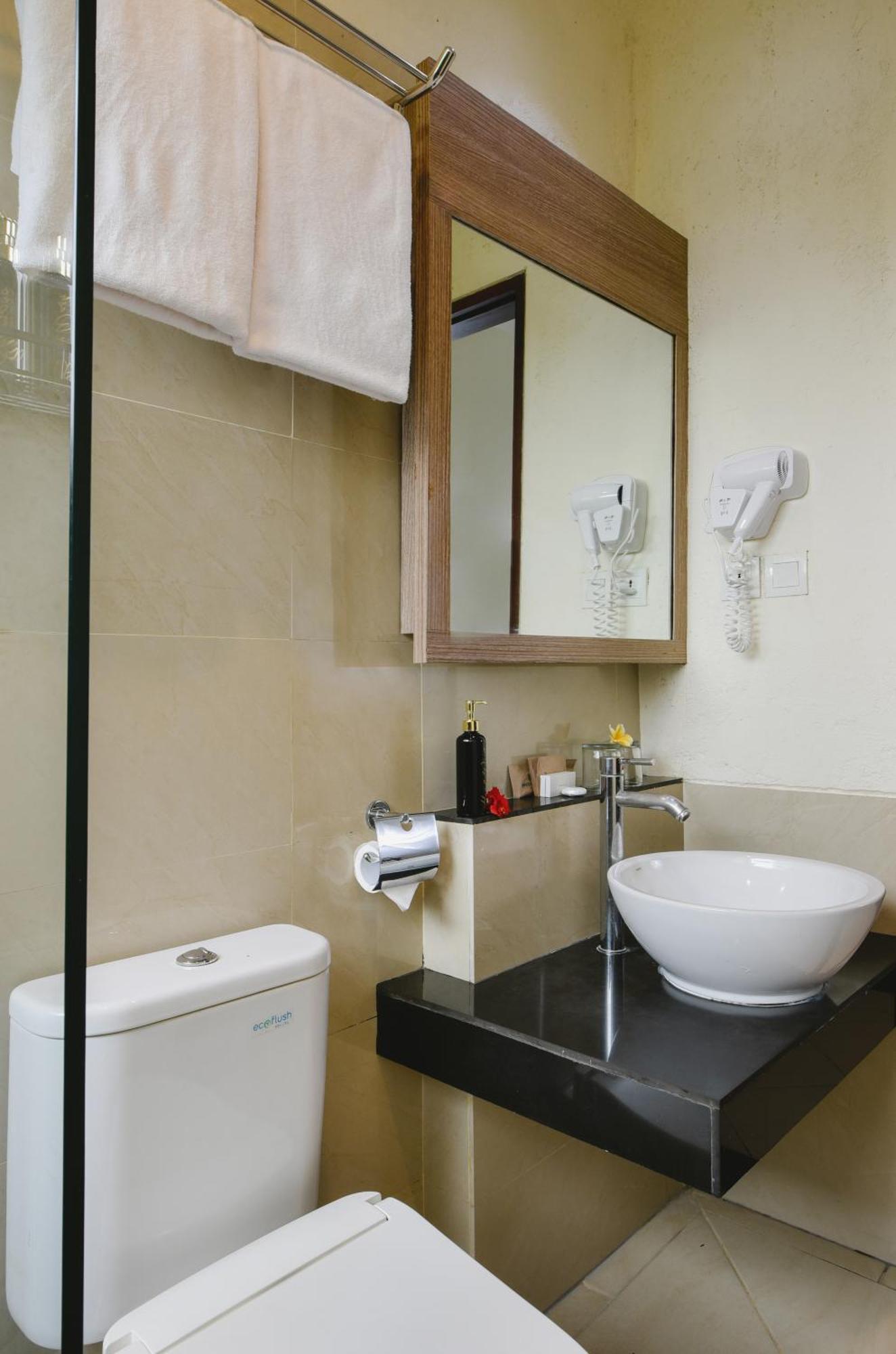 Bali Breezz Hotel Jimbaran  Exterior photo
