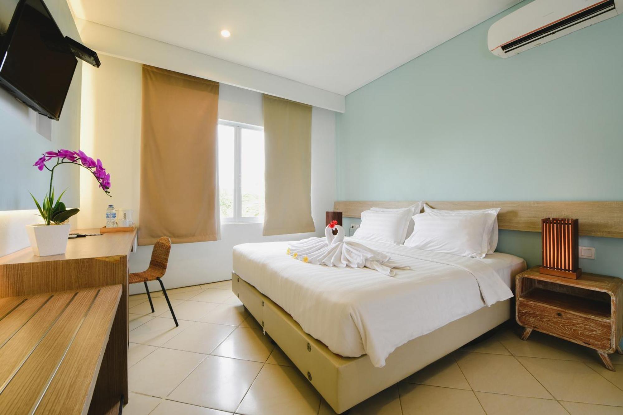 Bali Breezz Hotel Jimbaran  Exterior photo