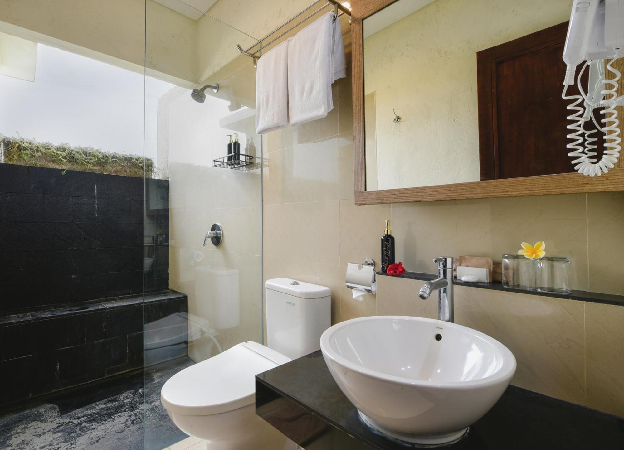 Bali Breezz Hotel Jimbaran  Exterior photo