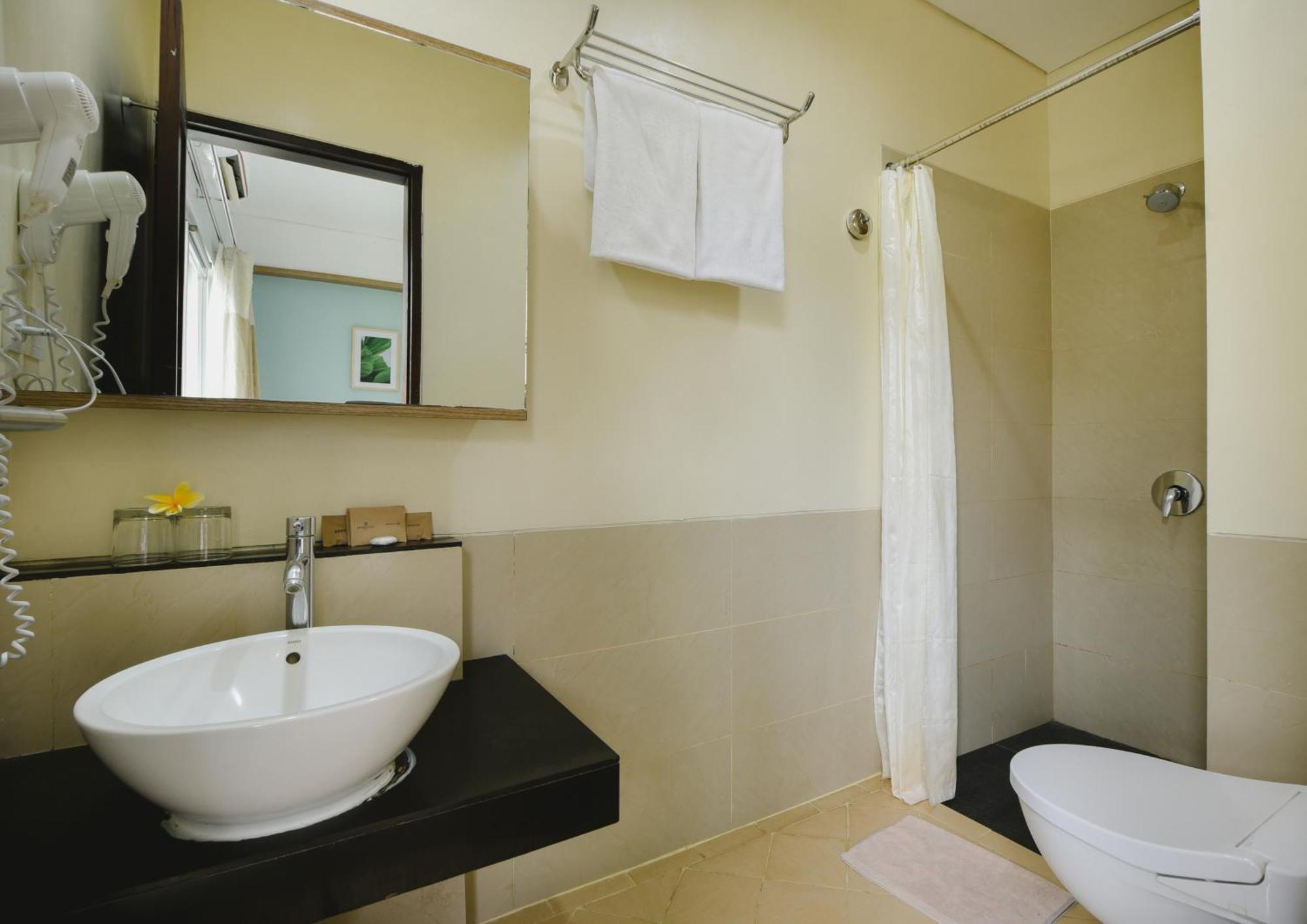 Bali Breezz Hotel Jimbaran  Exterior photo
