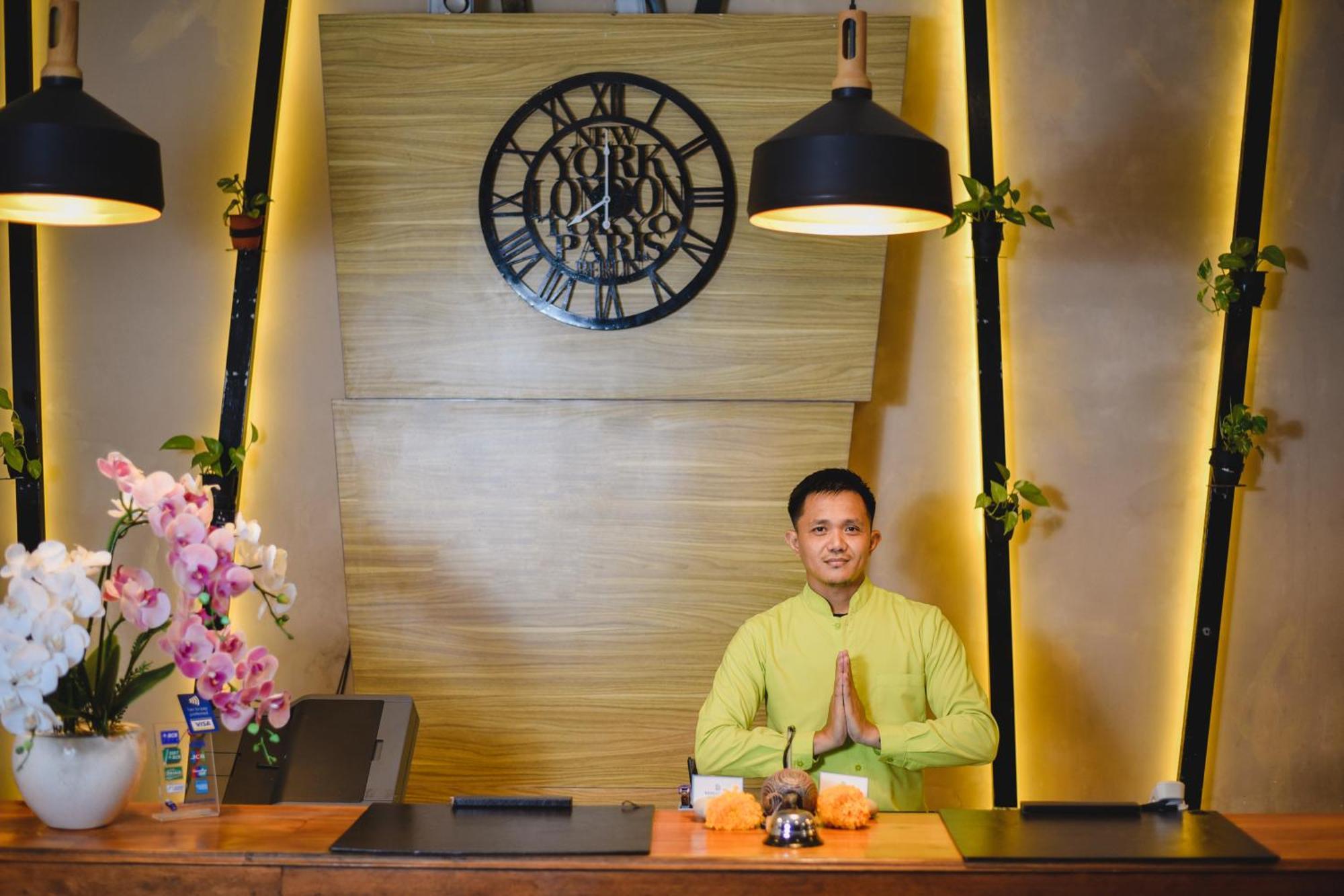 Bali Breezz Hotel Jimbaran  Exterior photo