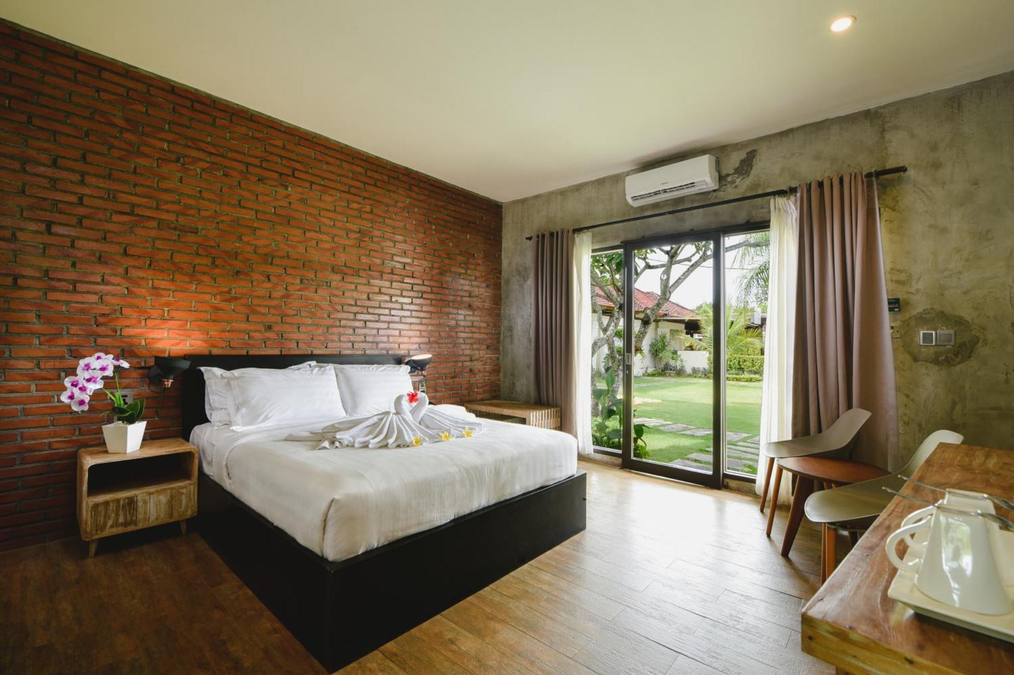 Bali Breezz Hotel Jimbaran  Exterior photo