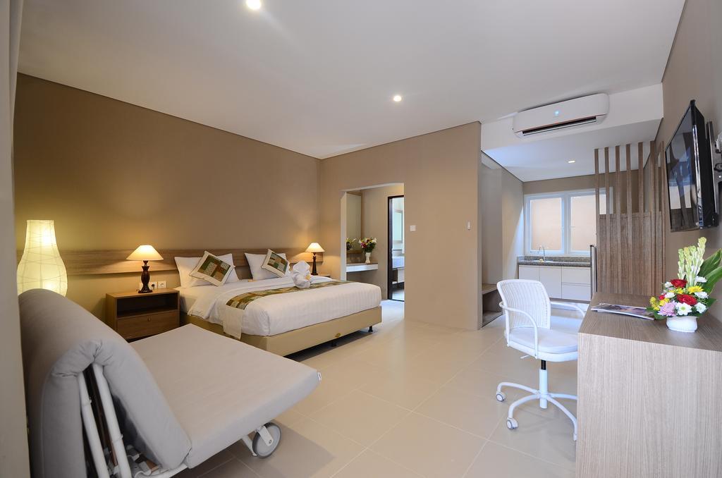 Bali Breezz Hotel Jimbaran  Exterior photo
