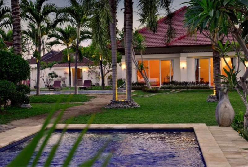 Bali Breezz Hotel Jimbaran  Exterior photo