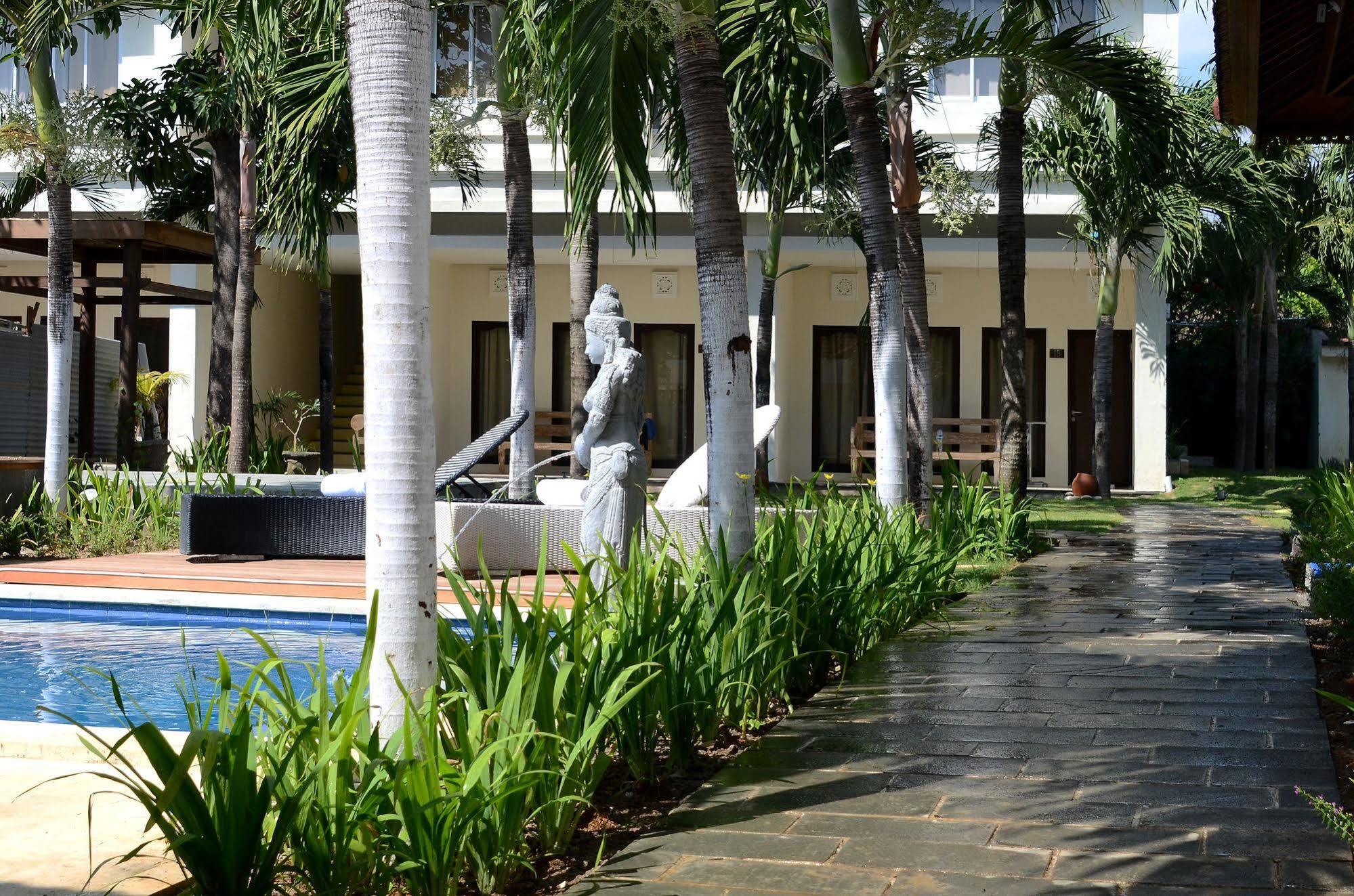 Bali Breezz Hotel Jimbaran  Exterior photo